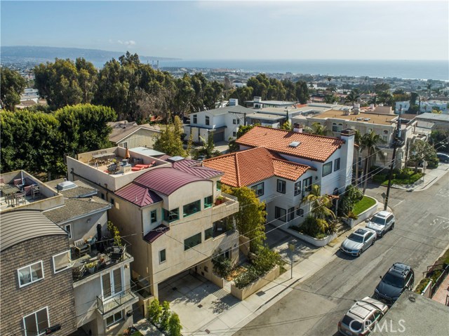 1220 17th Street, Hermosa Beach, California 90254, 4 Bedrooms Bedrooms, ,3 BathroomsBathrooms,Residential,Sold,17th,SB18159711