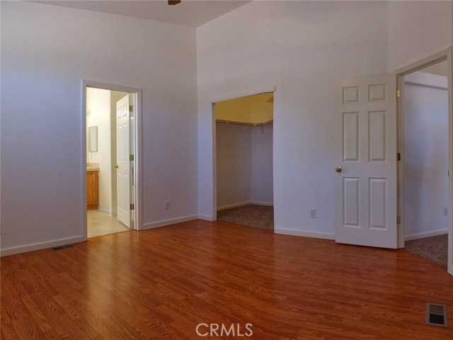 This large master bedroom comes with an ensuite bathroom and walk in closet