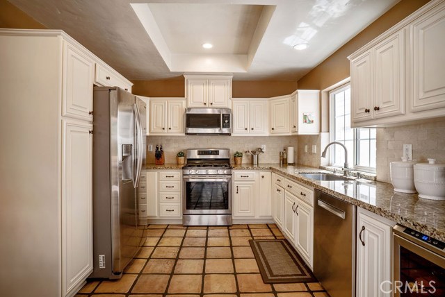 2703 Huntington Lane, Redondo Beach, California 90278, 4 Bedrooms Bedrooms, ,2 BathroomsBathrooms,Residential,Sold,Huntington,SB19175954