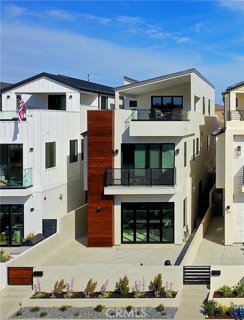 Photo of 314 3rd Street, Huntington Beach, CA 92648
