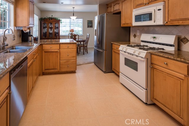 2303 Nelson Avenue, Redondo Beach, California 90278, 3 Bedrooms Bedrooms, ,2 BathroomsBathrooms,Residential,Sold,Nelson,PV17152691