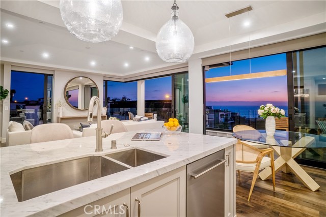 301 20th Street, Manhattan Beach, California 90266, 4 Bedrooms Bedrooms, ,5 BathroomsBathrooms,Residential,Sold,20th,SB19211056