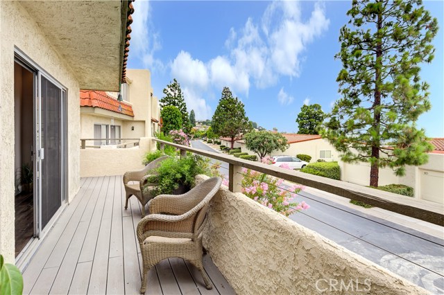 79 Aspen Way, Rolling Hills Estates, California 90274, 2 Bedrooms Bedrooms, ,2 BathroomsBathrooms,Residential,Sold,Aspen,SB18216474