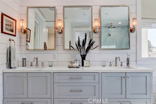 304 3rd Street, Manhattan Beach, California 90266, 4 Bedrooms Bedrooms, ,3 BathroomsBathrooms,Residential,Sold,3rd,SB19234721