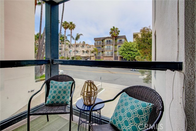 575 Esplanade, Redondo Beach, California 90277, 2 Bedrooms Bedrooms, ,2 BathroomsBathrooms,Residential,Sold,Esplanade,SB20167704