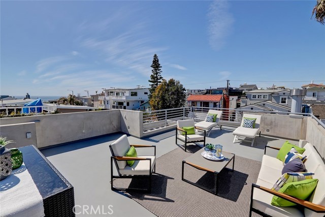 354 Longfellow Avenue, Hermosa Beach, California 90254, 3 Bedrooms Bedrooms, ,2 BathroomsBathrooms,Residential,Sold,Longfellow,SB19093586