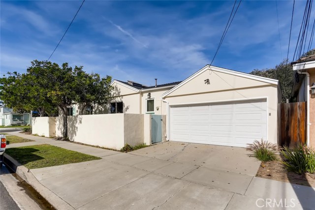 1500 Lynngrove Drive, Manhattan Beach, California 90266, 3 Bedrooms Bedrooms, ,1 BathroomBathrooms,Residential,Sold,Lynngrove,PT20027087