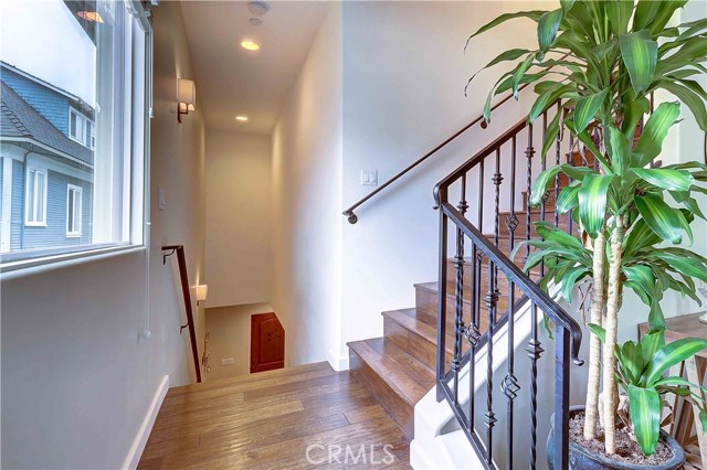 121 Guadalupe Avenue, Redondo Beach, California 90277, 4 Bedrooms Bedrooms, ,3 BathroomsBathrooms,Residential,Sold,Guadalupe,PV19189525