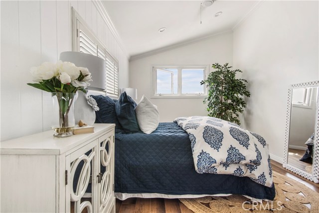 329 4th Street, Manhattan Beach, California 90266, 3 Bedrooms Bedrooms, ,2 BathroomsBathrooms,Residential,Sold,4th,SB20090773