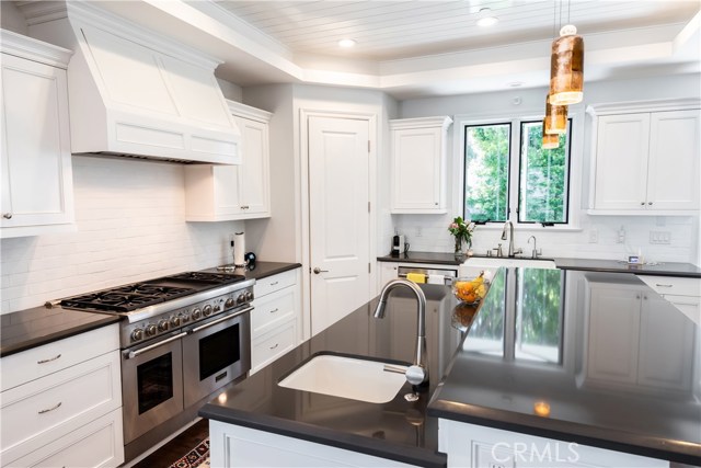 1905 Elm Avenue, Manhattan Beach, California 90266, 5 Bedrooms Bedrooms, ,5 BathroomsBathrooms,Residential,Sold,Elm,SB19169509