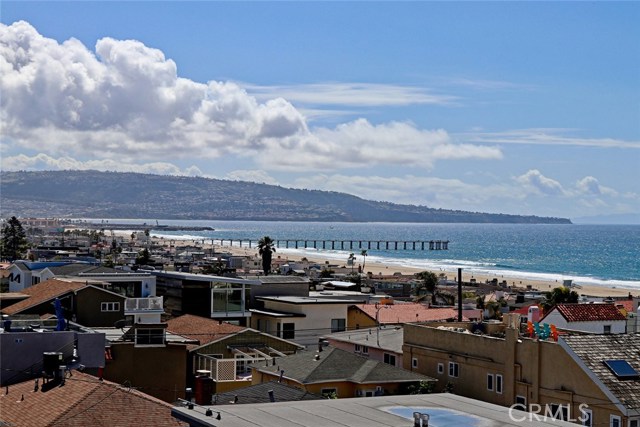 300 28th Street, Hermosa Beach, California 90254, 4 Bedrooms Bedrooms, ,4 BathroomsBathrooms,Residential,Sold,28th,SB18066666