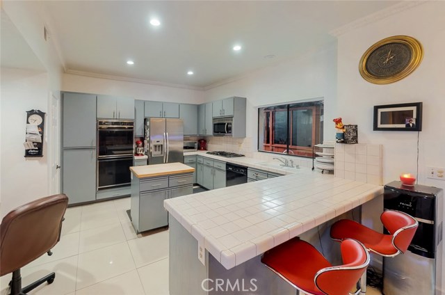5 Bed Home for Sale in Hawthorne, California