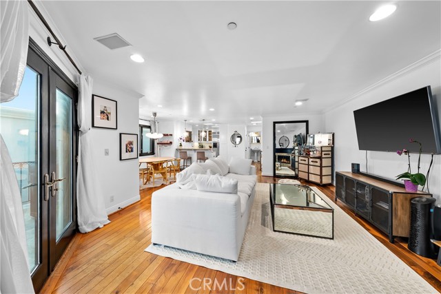 333 21st Place, Manhattan Beach, California 90266, 3 Bedrooms Bedrooms, ,3 BathroomsBathrooms,Residential,Sold,21st,SB21154619