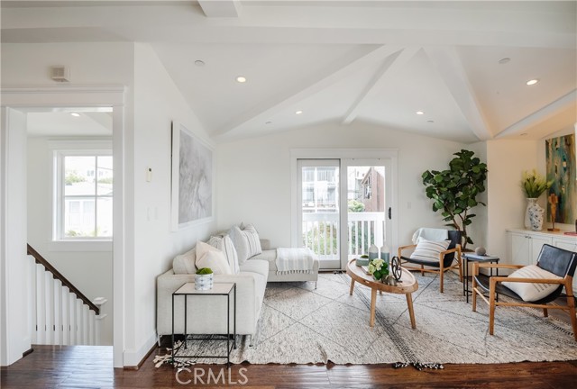 3213 Manhattan Avenue, Manhattan Beach, California 90266, 3 Bedrooms Bedrooms, ,3 BathroomsBathrooms,Residential,Sold,Manhattan,SB21049996