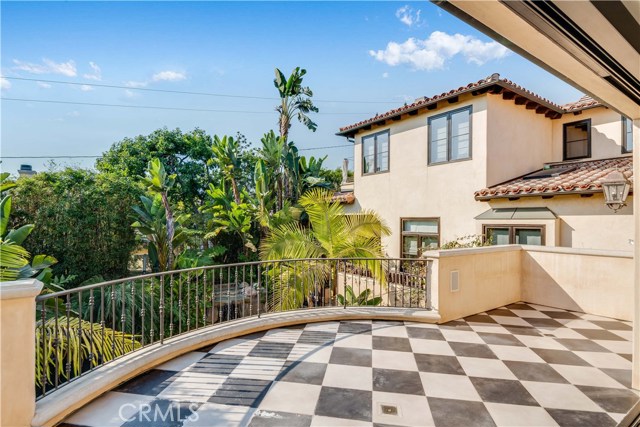 3301 Pine Avenue, Manhattan Beach, California 90266, 5 Bedrooms Bedrooms, ,2 BathroomsBathrooms,Residential,Sold,Pine,SB20054458