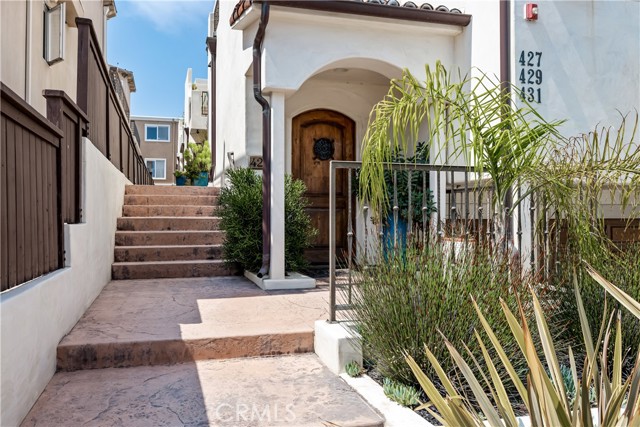 429 11th Street, Hermosa Beach, California 90254, 3 Bedrooms Bedrooms, ,3 BathroomsBathrooms,Residential,Sold,11th,SB21160649