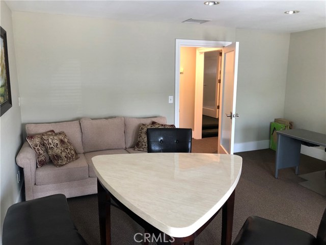 Huntington, ,Commercial Rent,For Sale,Huntington,CV20170322