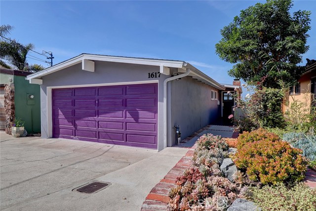 1617 Raymond Avenue, Hermosa Beach, California 90254, 3 Bedrooms Bedrooms, ,2 BathroomsBathrooms,Residential,Sold,Raymond,SB20048539