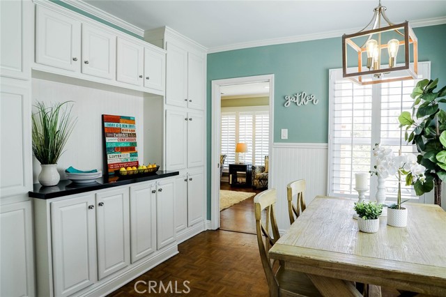Kitchen w/ dining area