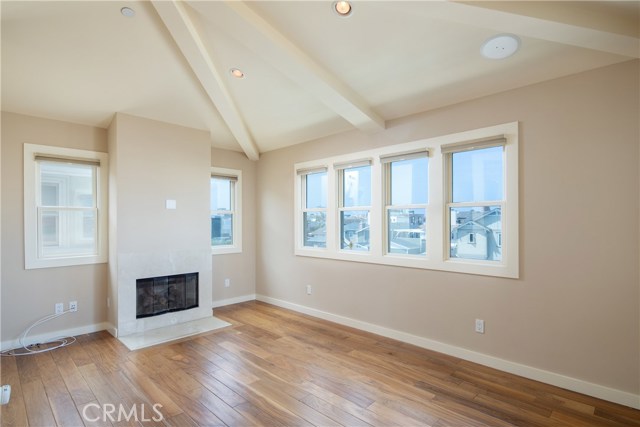646 Hermosa Avenue, Hermosa Beach, California 90254, 3 Bedrooms Bedrooms, ,2 BathroomsBathrooms,Residential,Sold,Hermosa,SB18146265