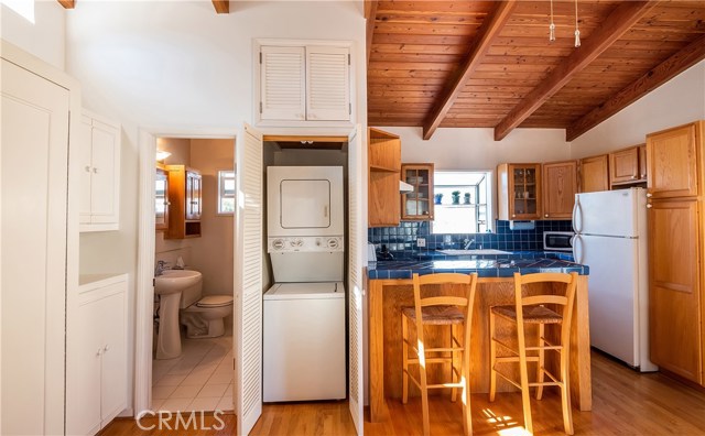 420 3rd Street, Manhattan Beach, California 90266, 2 Bedrooms Bedrooms, ,2 BathroomsBathrooms,Residential,Sold,3rd,SB19171660