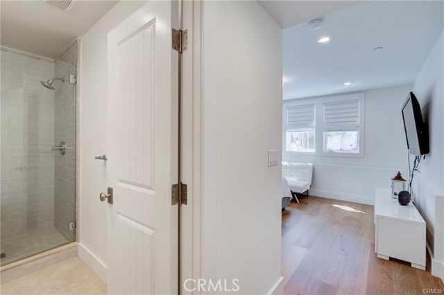 548 Pine Street, Hermosa Beach, California 90254, 4 Bedrooms Bedrooms, ,3 BathroomsBathrooms,Residential,Sold,Pine,SB19142992