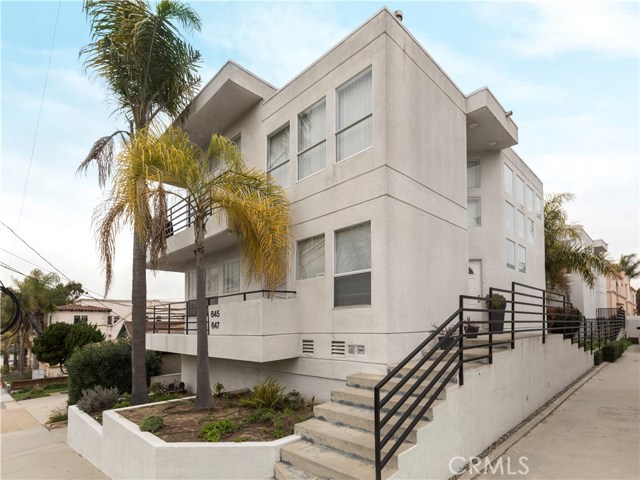 647 1st Place, Hermosa Beach, California 90254, 3 Bedrooms Bedrooms, ,2 BathroomsBathrooms,Residential,Sold,1st,SB19033605