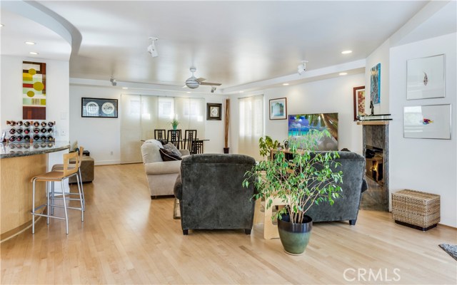 612 11th Street, Hermosa Beach, California 90254, 3 Bedrooms Bedrooms, ,3 BathroomsBathrooms,Residential,Sold,11th,PV17095598