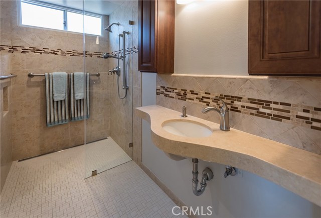 Main floor bathroom with walk-in shower - Handicapped accessible