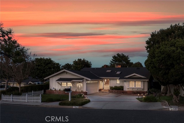 10 Sunnyfield Drive, Rolling Hills Estates, California 90274, 3 Bedrooms Bedrooms, ,2 BathroomsBathrooms,Residential,Sold,Sunnyfield,SB21066576