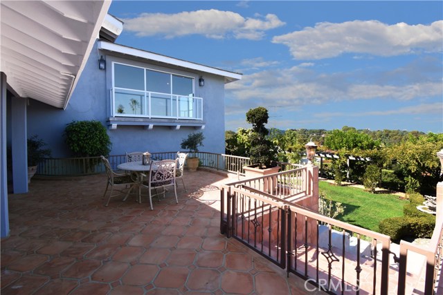 32 Harbor Sight Drive, Rolling Hills Estates, California 90274, 6 Bedrooms Bedrooms, ,2 BathroomsBathrooms,Residential,Sold,Harbor Sight,PV20212082