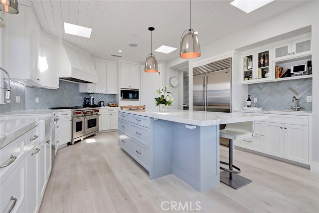 304 3rd Street, Manhattan Beach, California 90266, 4 Bedrooms Bedrooms, ,3 BathroomsBathrooms,Residential,Sold,3rd,SB19234721