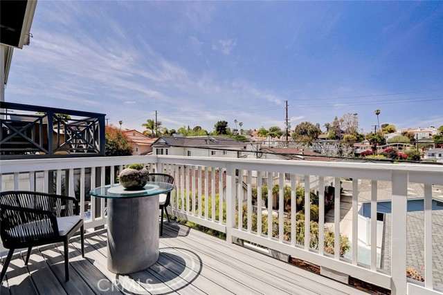 2905 Maple Avenue, Manhattan Beach, California 90266, 4 Bedrooms Bedrooms, ,3 BathroomsBathrooms,Residential,Sold,Maple,SB21079854