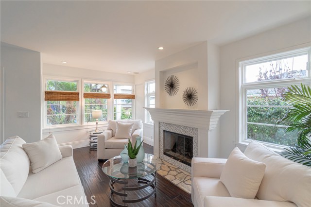 1111 8th Street, Hermosa Beach, California 90254, 4 Bedrooms Bedrooms, ,3 BathroomsBathrooms,Residential,Sold,8th,SB20223282