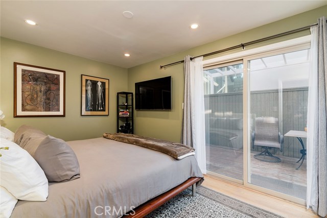 208 21st Street, Manhattan Beach, California 90266, 3 Bedrooms Bedrooms, ,2 BathroomsBathrooms,Residential,Sold,21st,SB19059656