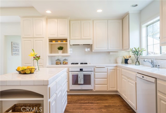 Clean lines for cooking efficiency