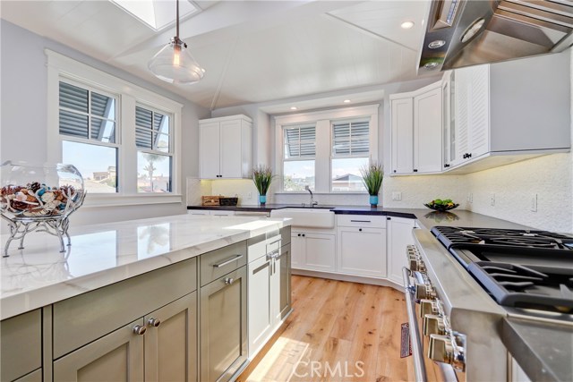 1955 Monterey Boulevard, Hermosa Beach, California 90254, 4 Bedrooms Bedrooms, ,2 BathroomsBathrooms,Residential,Sold,Monterey,SB18111119