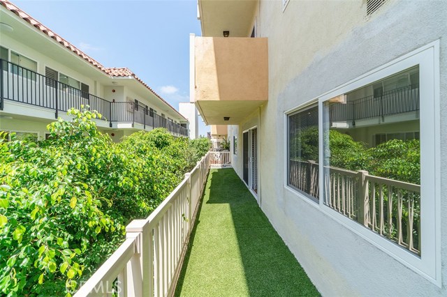 1707 Pacific Coast, Hermosa Beach, California 90254, 2 Bedrooms Bedrooms, ,2 BathroomsBathrooms,Residential,Sold,Pacific Coast,SB18206310