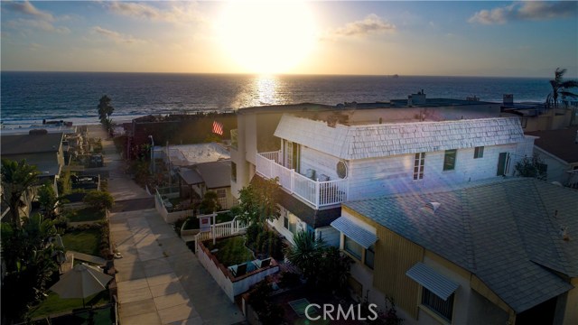 225 25th Street, Manhattan Beach, California 90266, ,Residential Income,Sold,25th,SB19200639