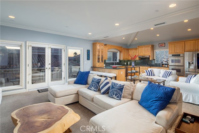 233 Helberta Avenue, Redondo Beach, California 90277, 4 Bedrooms Bedrooms, ,2 BathroomsBathrooms,Residential,Sold,Helberta,SB19225770