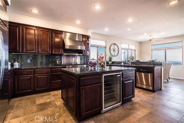 Gourmet Kitchen & Breakfast Area with VIEW