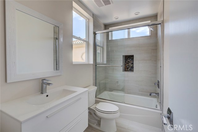 2207 Gates Avenue, Redondo Beach, California 90278, 4 Bedrooms Bedrooms, ,3 BathroomsBathrooms,Residential,Sold,Gates,PV18093744