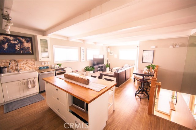 220 14th Place, Manhattan Beach, California 90266, ,Residential Income,Sold,14th,SB20121691