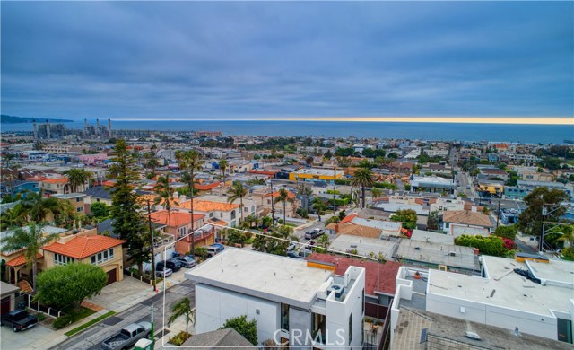 945 7th Street, Hermosa Beach, California 90254, 4 Bedrooms Bedrooms, ,3 BathroomsBathrooms,Residential,Sold,7th,SB19140226