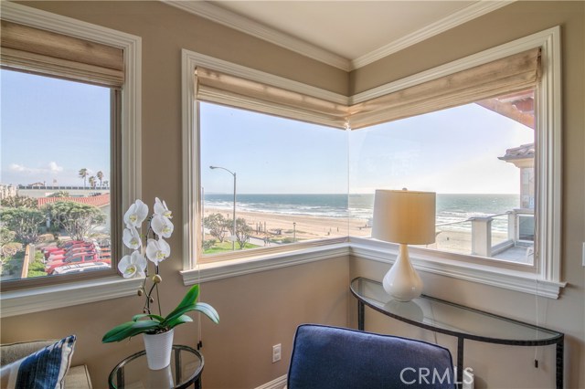 2702 The Strand, Manhattan Beach, California 90266, 3 Bedrooms Bedrooms, ,1 BathroomBathrooms,Residential,Sold,The Strand,SB17066172