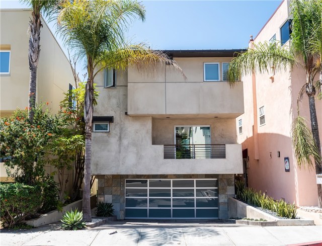 1523 Manhattan Avenue, Hermosa Beach, California 90254, 4 Bedrooms Bedrooms, ,5 BathroomsBathrooms,Residential,Sold,Manhattan,SB18207493