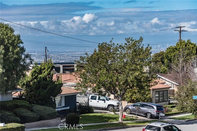 26706 Grayslake Road, Rancho Palos Verdes, California 90275, 3 Bedrooms Bedrooms, ,1 BathroomBathrooms,Residential,Sold,Grayslake,PV18060679