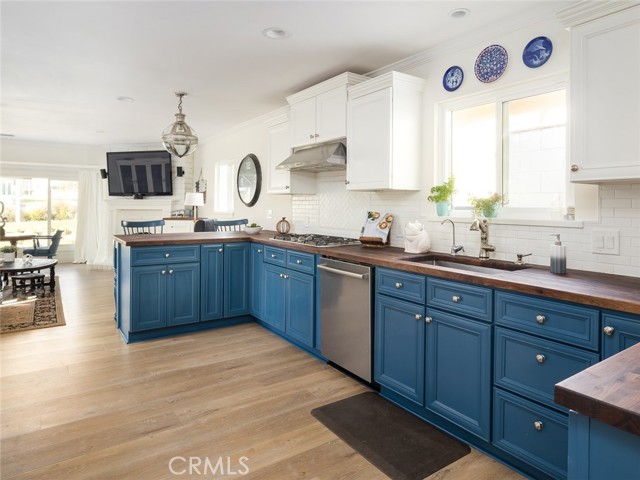 816 Knob Hill Avenue, Redondo Beach, California 90277, 3 Bedrooms Bedrooms, ,2 BathroomsBathrooms,Residential,Sold,Knob Hill,SB21051287