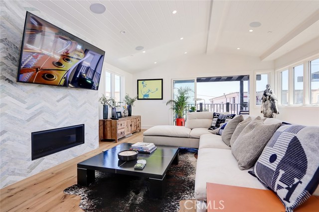 436 27th Street, Manhattan Beach, California 90266, 4 Bedrooms Bedrooms, ,4 BathroomsBathrooms,Residential,Sold,27th,SB20086504