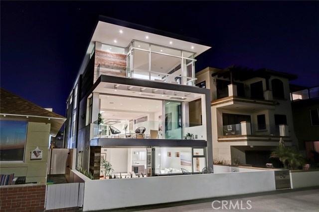 60 The Strand, Hermosa Beach, California 90254, 4 Bedrooms Bedrooms, ,2 BathroomsBathrooms,Residential,Sold,The Strand,SB18295909